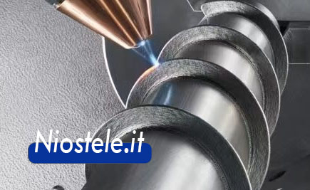 Riporto laser antiusura sulle spire di una coclea in acciaio